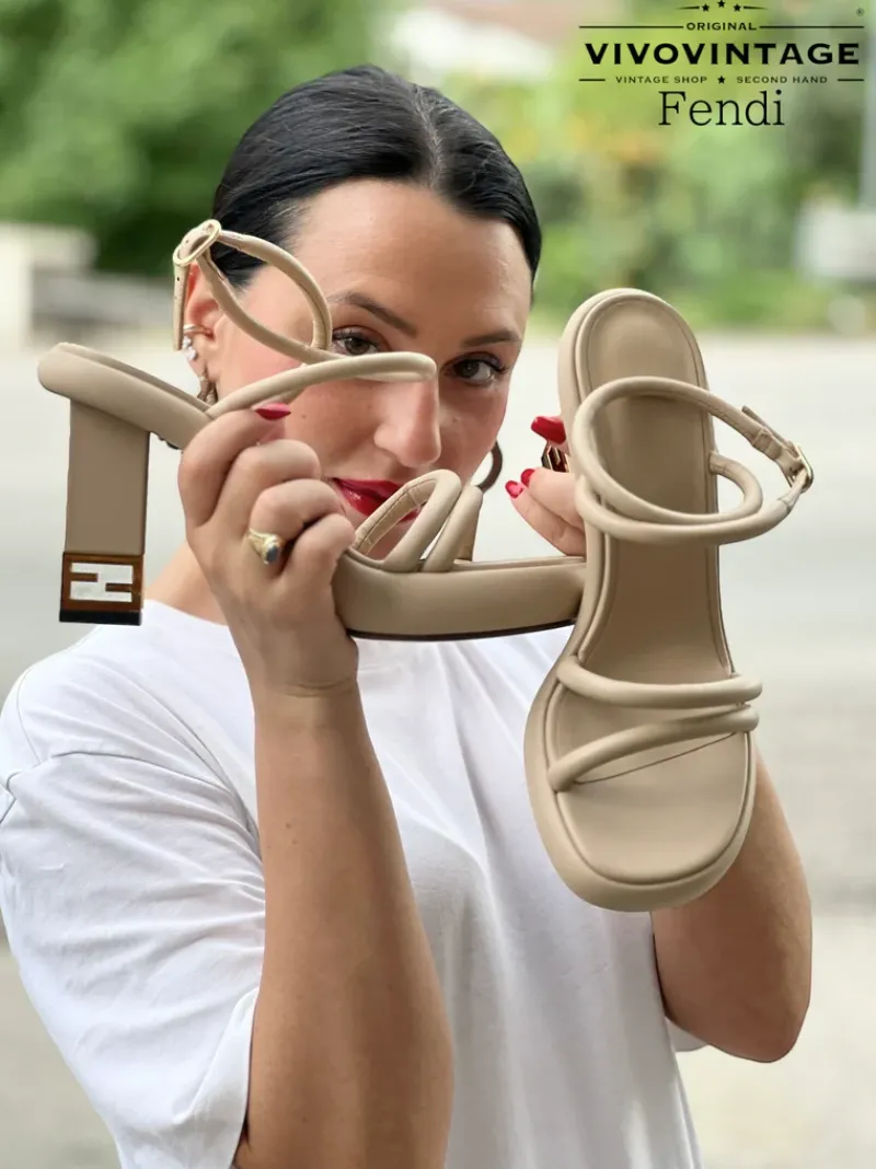 Scarpe>Fendi Sandali Baguette n.38